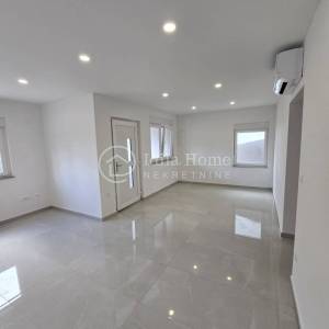 Crikvenica/trosoban apartman 80m2/PRILIKA!
