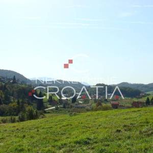 Cvetlin, građevinsko sa dva prilaza
