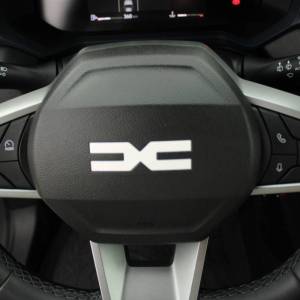 Dacia Duster 1.2 TCe 130 *LED,KAMERA* - nije uvoz