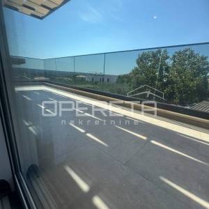DVOETAŽNI STAN 144,70 m² | PRIVATNI BAZEN, VELIKI VRT I 3 SPAVAĆE SOBE
