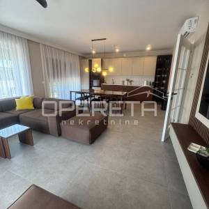 DVOETAŽNI STAN 144,70 m² | PRIVATNI BAZEN, VELIKI VRT I 3 SPAVAĆE SOBE
