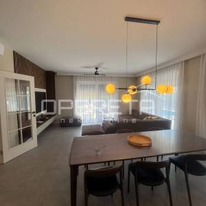 DVOETAŽNI STAN 144,70 m² | PRIVATNI BAZEN, VELIKI VRT I 3 SPAVAĆE SOBE