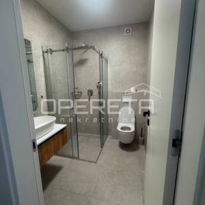 DVOETAŽNI STAN 144,70 m² | PRIVATNI BAZEN, VELIKI VRT I 3 SPAVAĆE SOBE