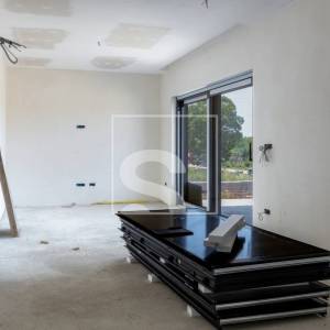 Dvosoban stan, Poreč, Žbandaj – novogradnja s 400 m² privatne okućnice