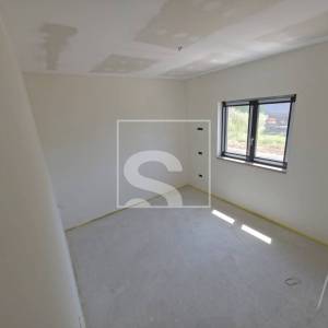 Dvosoban stan, Poreč, Žbandaj – novogradnja s 400 m² privatne okućnice