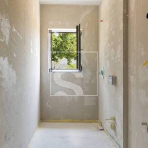 Dvosoban stan, Poreč, Žbandaj – novogradnja s 400 m² privatne okućnice