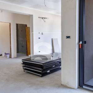 Dvosoban stan, Poreč, Žbandaj – novogradnja s 400 m² privatne okućnice