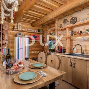 Gorski kotar, Kupjak, drvena samostojeća vila, 220 m2, bazen i wellness