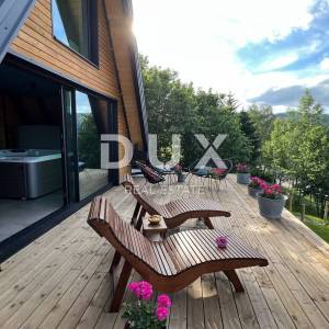 Gorski kotar, Kupjak, drvena samostojeća vila, 220 m2, bazen i wellness