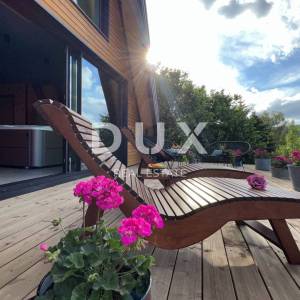 Gorski kotar, Kupjak, drvena samostojeća vila, 220 m2, bazen i wellness