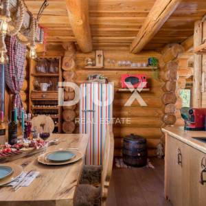 Gorski kotar, Kupjak, drvena samostojeća vila, 220 m2, bazen i wellness