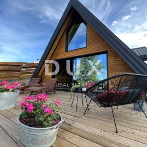 Gorski kotar, Kupjak, drvena samostojeća vila, 220 m2, bazen i wellness