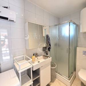 Grad Krk – namješteni apartman u prizemlju s terasom!