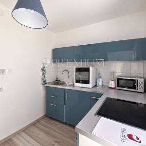 Grad Krk – namješteni apartman u prizemlju s terasom!