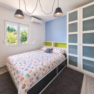 Grad Krk – namješteni apartman u prizemlju s terasom!