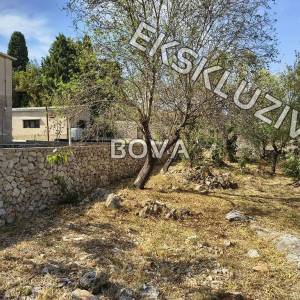 Građevinsko zemljište 550 m2 – Preko *Drugi red do mora* (ID-2609/E)