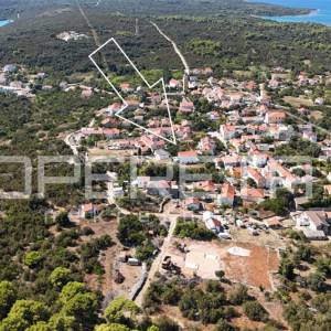 Građevinsko zemljište - mjesto Molat - 600 m do pješćane plaže