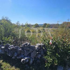 Građevinsko zemljište na mirnoj lokaciji,Labin okolica