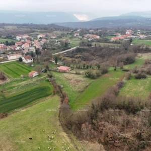 Građevinsko zemljište sa pravomoćnom dozvolom!