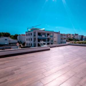 Hrvatska, Zadar – Maisonette stan u Zadru-Diklo s pogledom na more, krovnom terasom, garažom i potencijalom turističkog najma...