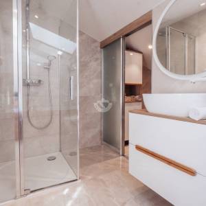 Hrvatska, Zadar – Maisonette stan u Zadru-Diklo s pogledom na more, krovnom terasom, garažom i potencijalom turističkog najma...