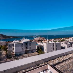 Hrvtaska, Split, Primošten - Luksuzni penthouse stan s krovnom terasom od 61 m², jacuzzijem i pogledom na more