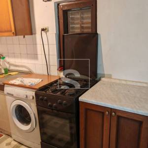 Kuća 35m2 s garažom, na poljoprivrednom zemljištu, 4 km od Pule