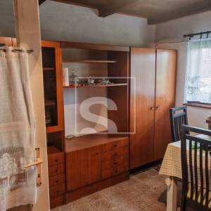 Kuća 35m2 s garažom, na poljoprivrednom zemljištu, 4 km od Pule