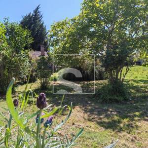 Kuća 35m2 s garažom, na poljoprivrednom zemljištu, 4 km od Pule