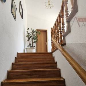 Imotski kuća 300 m2 + okućnica 1000 m2 - novo u ponudi!
