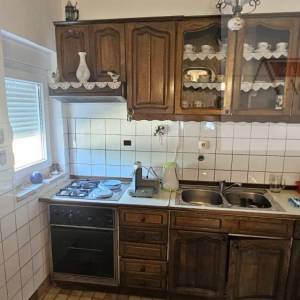 Imotski kuća 300 m2 + okućnica 1000 m2 - novo u ponudi!