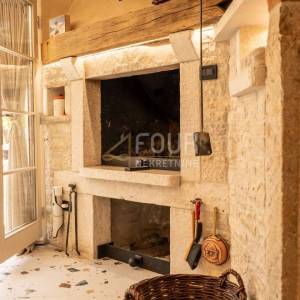 Istra, Buje, Kaštel - okolica, kamena vila s bazenom