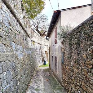 Istra, Buje, Starija kamena kuća, jedinstvena lokacija, panoramski pogled