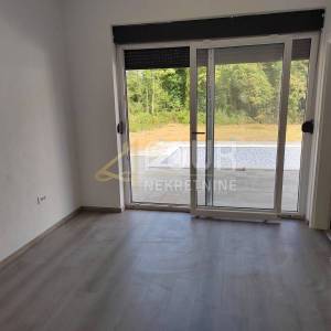 Istra, Kršan, samostojeća kuća s bazenom