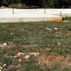 ISTRA, LABIN - Građevinsko zemljište sa započetom gradnjom 