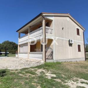 Istra, Loborika, obiteljska kuća, 240 m2, pomoćni objekt