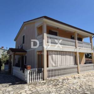 Istra, Loborika, obiteljska kuća, 240 m2, pomoćni objekt