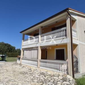 Istra, Loborika, obiteljska kuća, 240 m2, pomoćni objekt