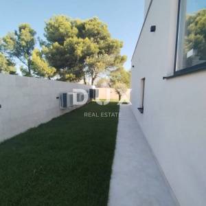 Istra, Medulin, vila, 420 m2, 150 metara od mora