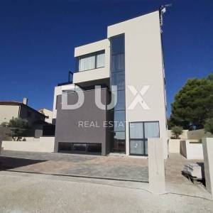 Istra, Medulin, vila, 420 m2, 150 metara od mora