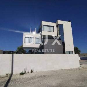 Istra, Medulin, vila, 420 m2, 150 metara od mora
