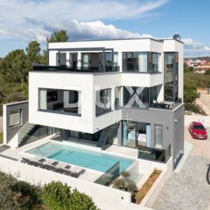 Istra, Medulin, vila, 420 m2, 150 metara od mora