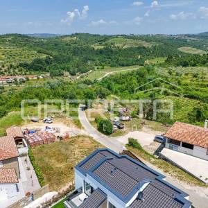 Istra, Momjan- Kuća s bazenom i lijepim pogledom- u izgradnji