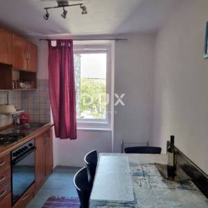 Istra, Pula, dvoetažni stan, centar, terasa, pogled na more, 65 m2
