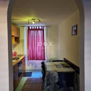 Istra, Pula, dvoetažni stan, centar, terasa, pogled na more, 65 m2