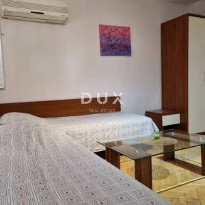 Istra, Pula, dvoetažni stan, centar, terasa, pogled na more, 65 m2