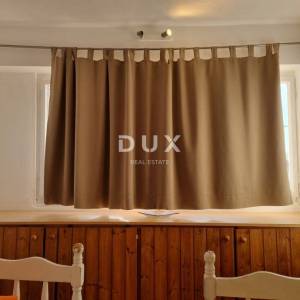 Istra, Pula, dvoetažni stan, centar, terasa, pogled na more, 65 m2