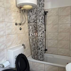 Istra, Pula, dvoetažni stan, 74,40 m2, dvorište