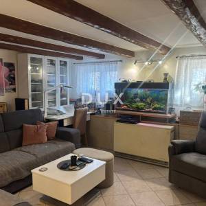 Istra, Pula, dvoetažni stan, 74,40 m2, dvorište