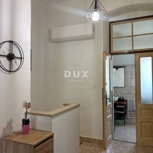 Istra, Pula, dvoetažni stan, 74,40 m2, dvorište